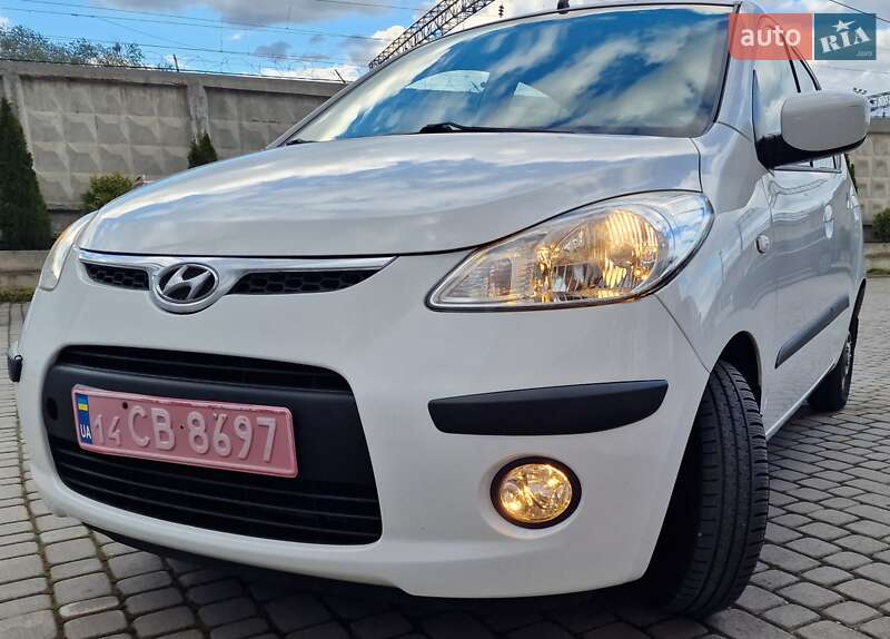 Хэтчбек Hyundai i10 2009 в 