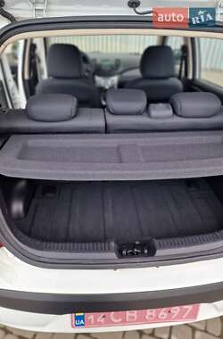 Хэтчбек Hyundai i10 2009 в 