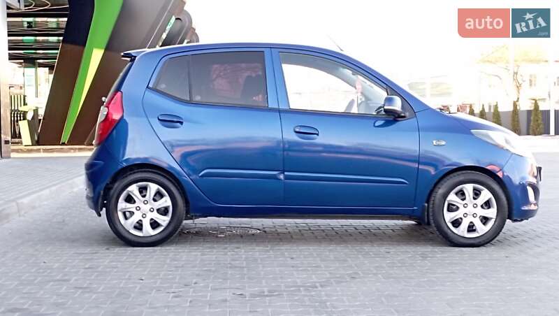 Хэтчбек Hyundai i10 2011 в Одессе