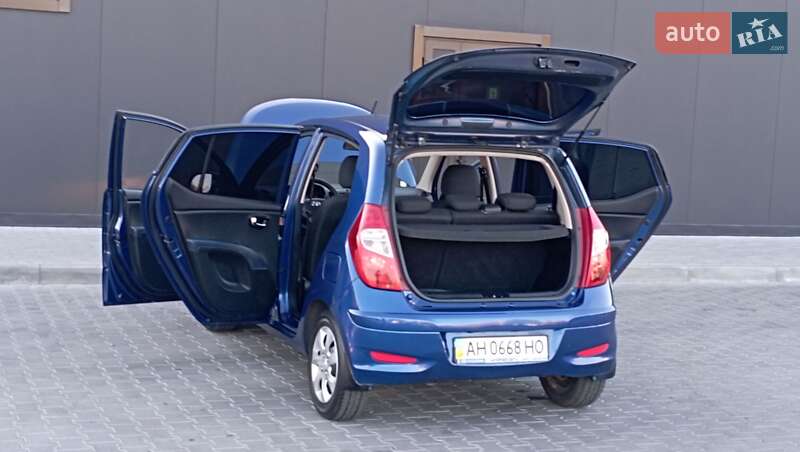 Хэтчбек Hyundai i10 2011 в Одессе