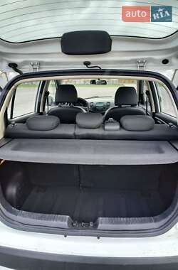 Хэтчбек Hyundai i10 2009 в 