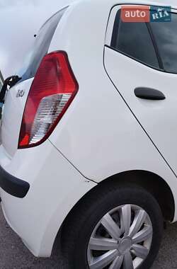 Хэтчбек Hyundai i10 2009 в 