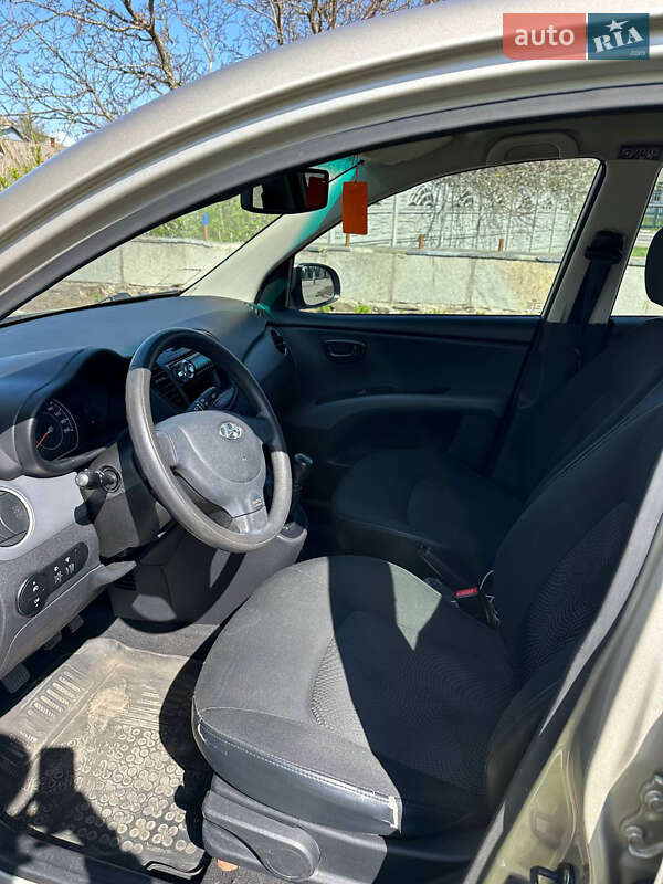 Хетчбек Hyundai i10 2013 в Києві