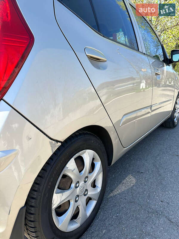 Хетчбек Hyundai i10 2013 в Києві