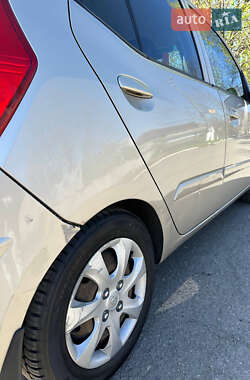 Хэтчбек Hyundai i10 2013 в 