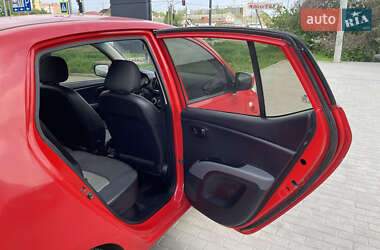 Хэтчбек Hyundai i10 2008 в 
