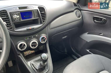 Хэтчбек Hyundai i10 2008 в 