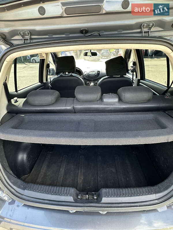 Хэтчбек Hyundai i10 2011 в Киеве