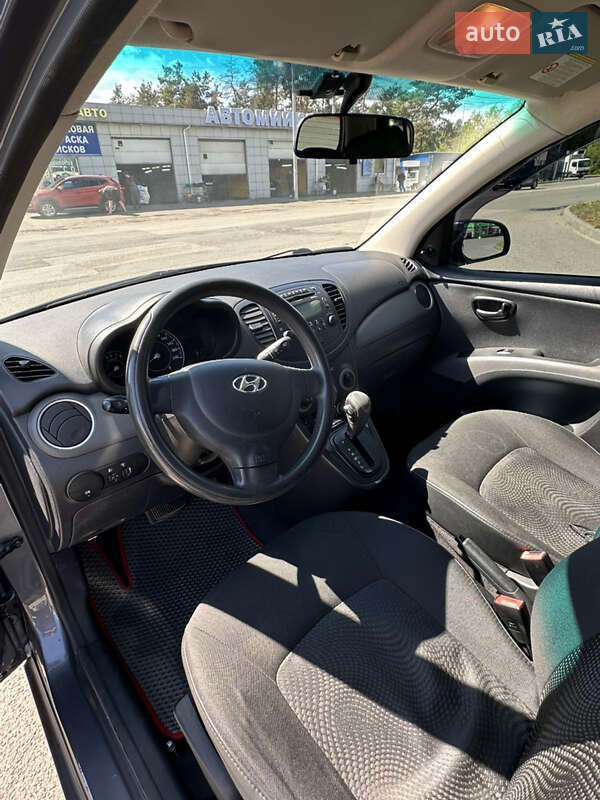 Хэтчбек Hyundai i10 2011 в Киеве