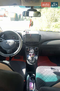 Хэтчбек Hyundai i10 2012 в 