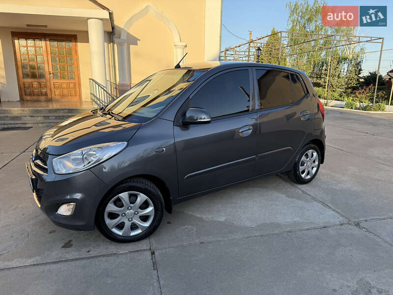 Хэтчбек Hyundai i10 2012 в Одессе