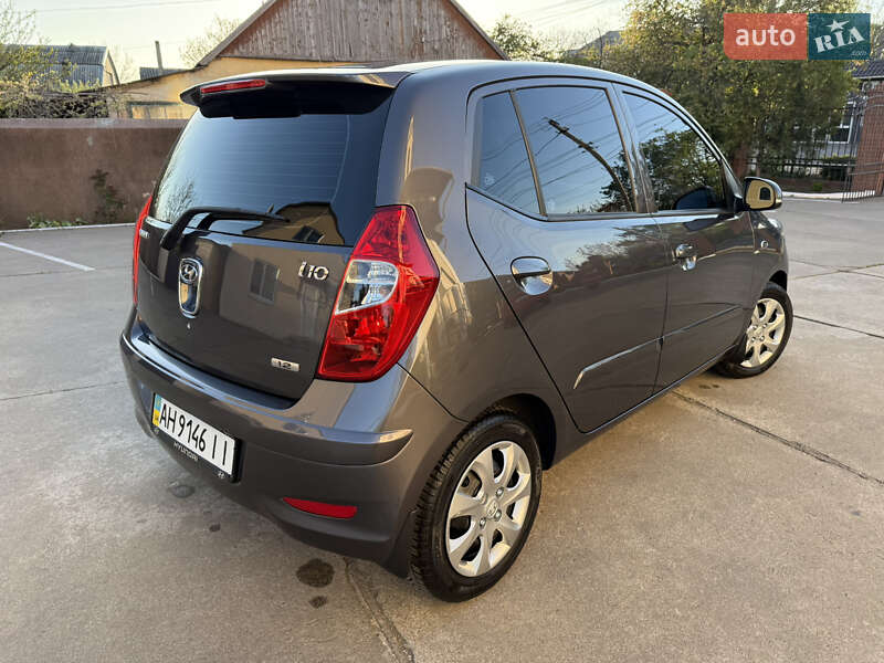 Хэтчбек Hyundai i10 2012 в Одессе