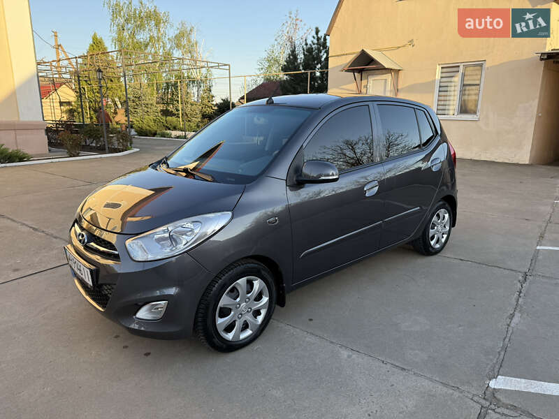 Хэтчбек Hyundai i10 2012 в Одессе