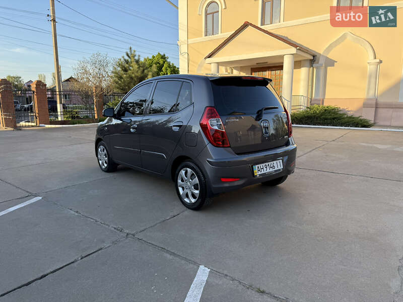 Хэтчбек Hyundai i10 2012 в Одессе