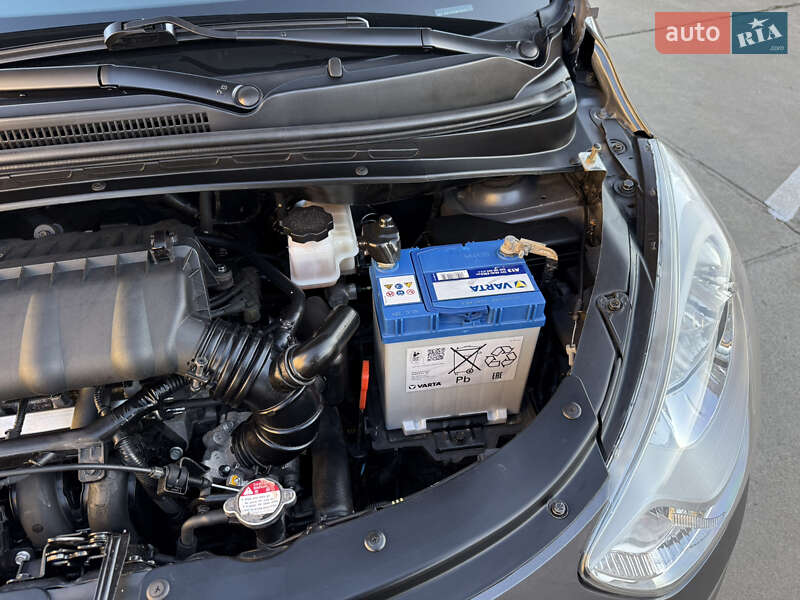 Хэтчбек Hyundai i10 2012 в Одессе