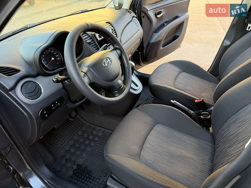 Хэтчбек Hyundai i10 2012 в Одессе