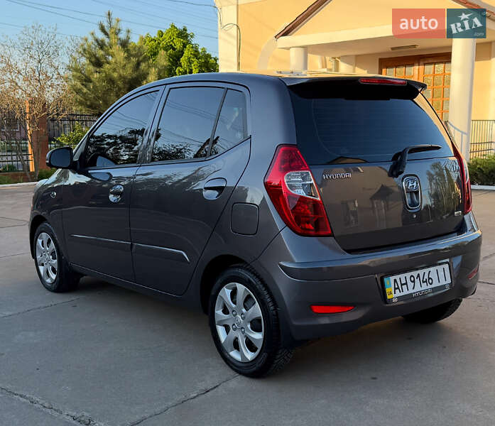 Хэтчбек Hyundai i10 2012 в Одессе