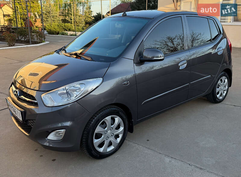 Хэтчбек Hyundai i10 2012 в Одессе