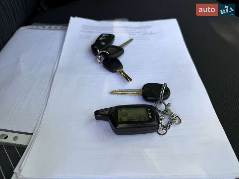 Хэтчбек Hyundai i10 2012 в Одессе