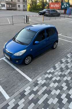 Хетчбек Hyundai i10 2008 в 