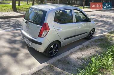 Хэтчбек Hyundai i10 2008 в 