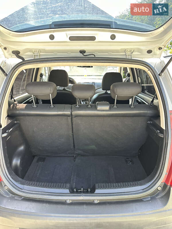 Хетчбек Hyundai i10 2011 в Бердичеві