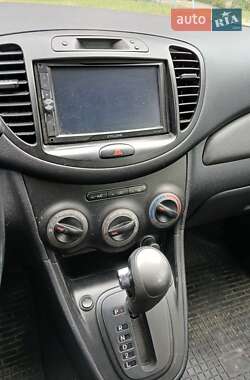 Хэтчбек Hyundai i10 2013 в 