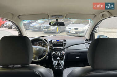 Хетчбек Hyundai i10 2012 в 