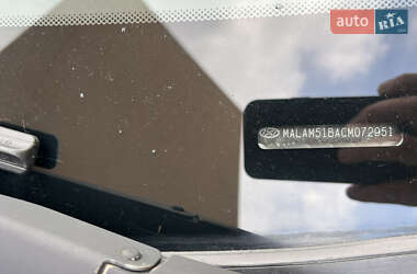 Хетчбек Hyundai i10 2012 в 