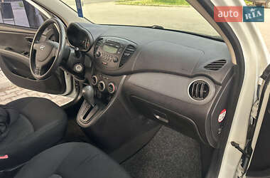 Хэтчбек Hyundai i10 2011 в 