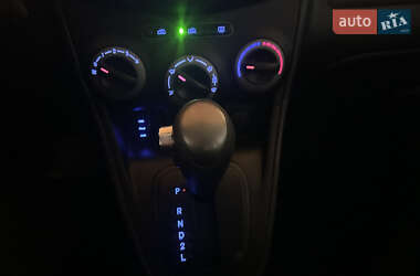 Хэтчбек Hyundai i10 2011 в 