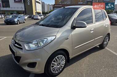 Хэтчбек Hyundai i10 2013 в Киеве