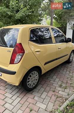 Хэтчбек Hyundai i10 2008 в 