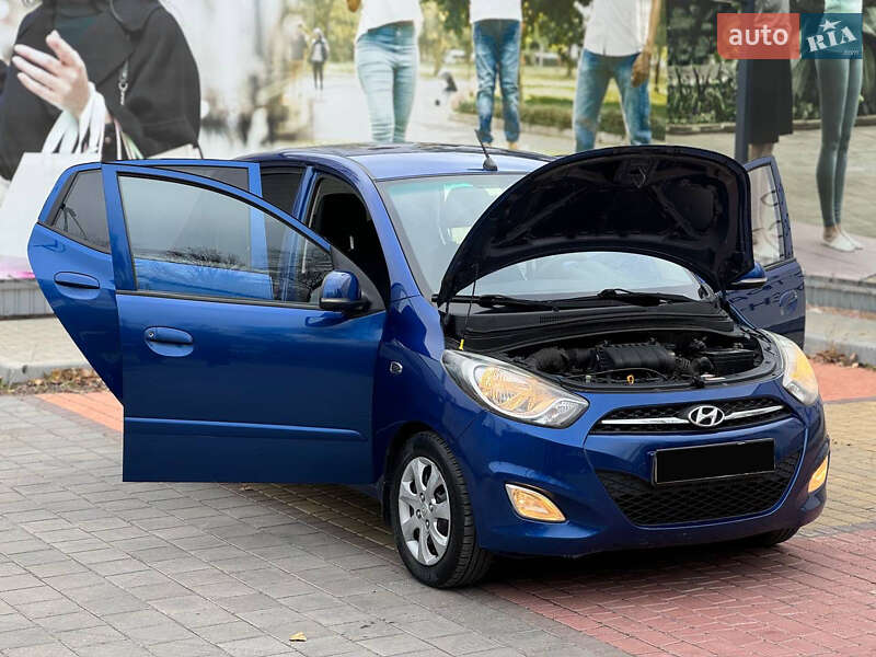 Хэтчбек Hyundai i10 2011 в Одессе