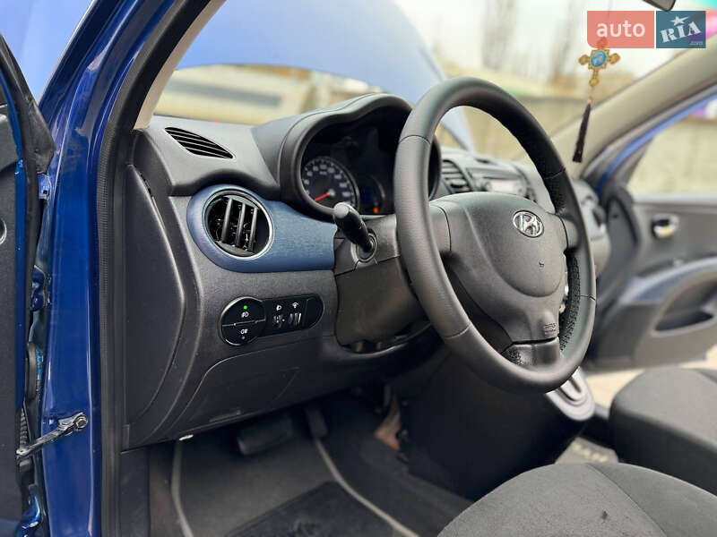 Хэтчбек Hyundai i10 2011 в Одессе