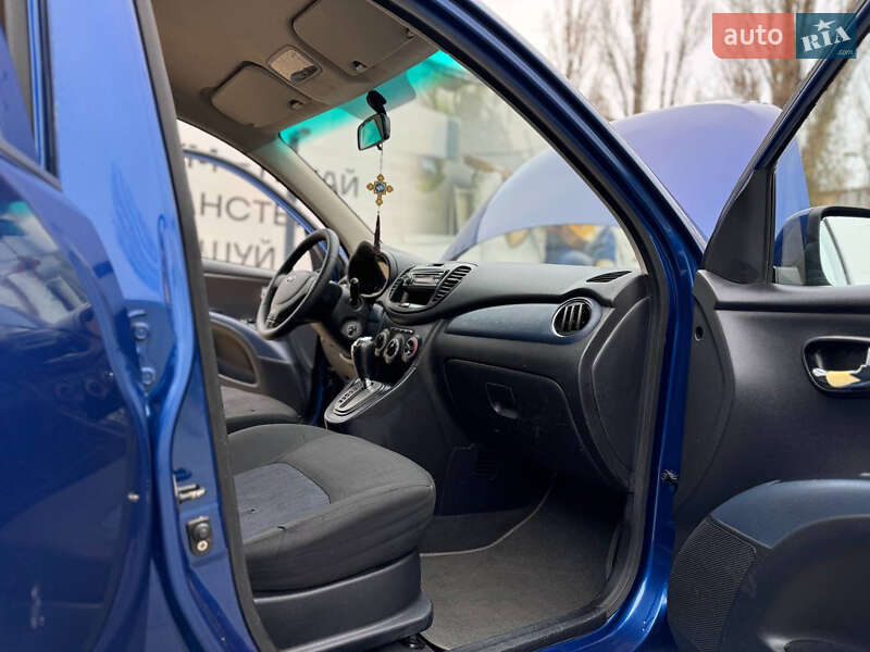 Хэтчбек Hyundai i10 2011 в Одессе