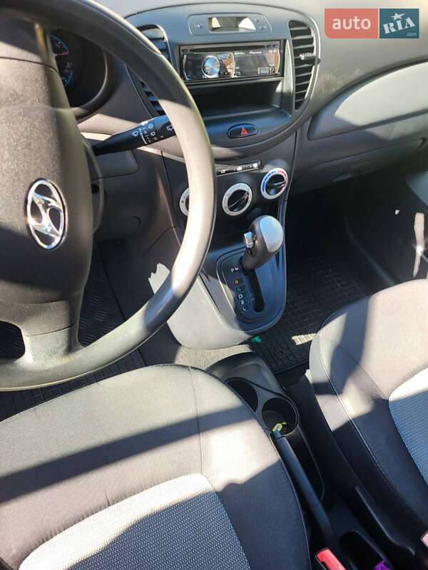 Хэтчбек Hyundai i10 2010 в Николаеве