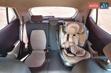 Хэтчбек Hyundai i10 2017 в 