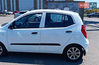 Хетчбек Hyundai i10 2011 в Харкові