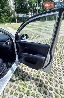 Хэтчбек Hyundai i10 2013 в 