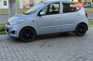Хэтчбек Hyundai i10 2011 в 