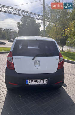 Хэтчбек Hyundai i10 2012 в 