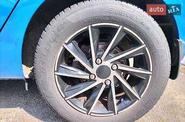 Хэтчбек Hyundai i10 2010 в 