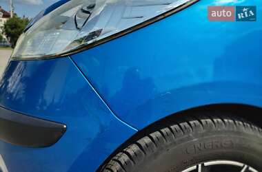 Хэтчбек Hyundai i10 2010 в 