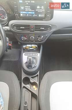 Хэтчбек Hyundai i10 2022 в 