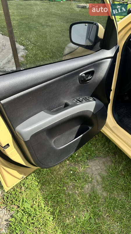 Хэтчбек Hyundai i10 2008 в Коломые