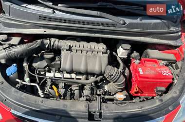 Хэтчбек Hyundai i10 2009 в 
