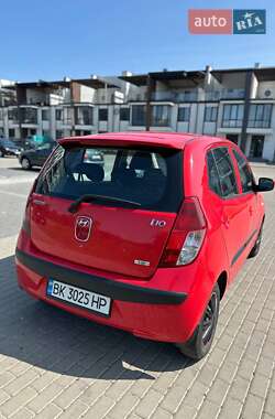 Хэтчбек Hyundai i10 2009 в 