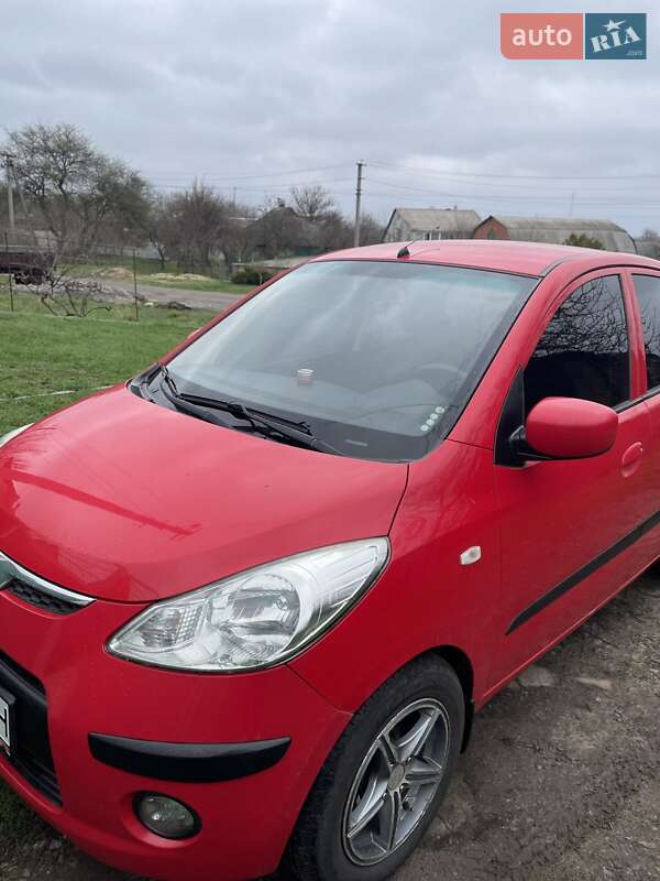 Хэтчбек Hyundai i10 2008 в 