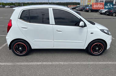 Хэтчбек Hyundai i10 2013 в 